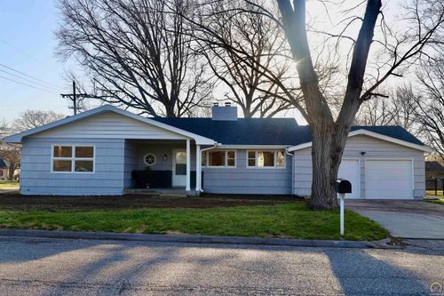 1128 Thompson St, Emporia, KS, 66801-6450 | Card Image