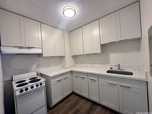 apt-503-1528 Emerson St, Honolulu, HI, 96813-2172 | Card Image