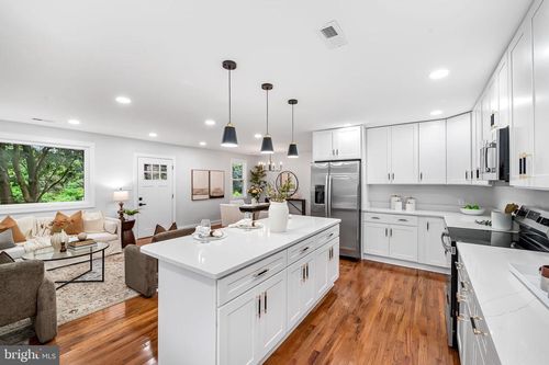 6751 White Rock Rd, SYKESVILLE, MD, 21784-8109 | Card Image