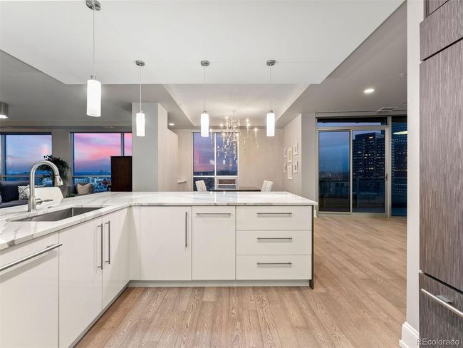 UNIT-2524L - 2001 Lincoln St, Condo with 4 bedrooms, 4 bathrooms and 2 parking in Denver CO | Image 7