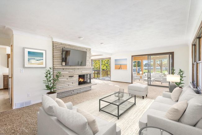 Main Floor Livingroom | Image 10