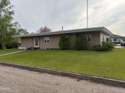 121 4th St, Edgeley, ND, 58433 | Card Image