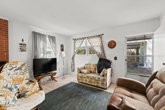 306 Ne 55 Th St, House other with 3 bedrooms, 1 bathrooms and null parking in Oak Island NC | Image 18