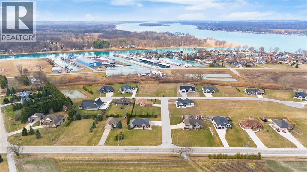 Land in Port Lambton