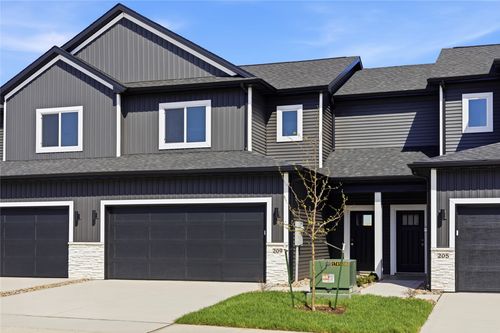 209 Ne Doe Pointe Ln, Ankeny, IA, 50021-7001 | Card Image