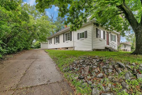 17 Riverside Ave S, Sartell, MN, 56377-1927 | Card Image