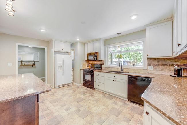 750 Park Ave, House other with 2 bedrooms, 2 bathrooms and null parking in Hamburg MN | Image 4