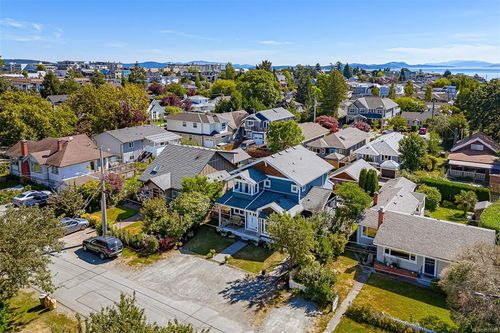 9625 Seventh St, Sidney, BC, V8L2V4 | Card Image