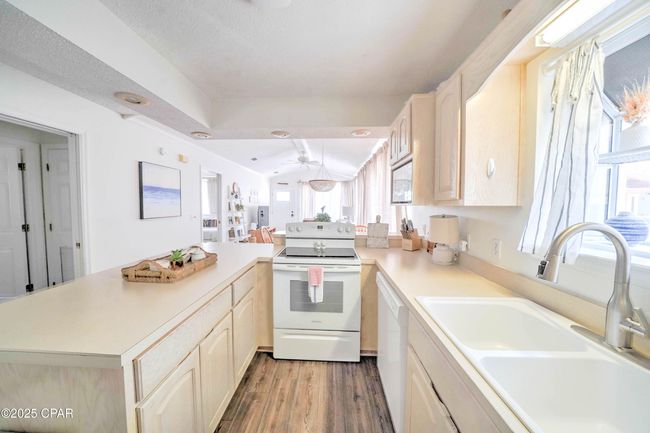 76 Gulf Loop, House other with 3 bedrooms, 2 bathrooms and null parking in Panama City Beach FL | Image 11