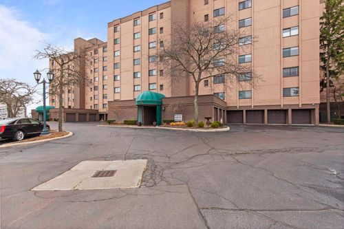 34452 Jefferson Ave, Harrison Township, MI, 48045-3397 | Card Image