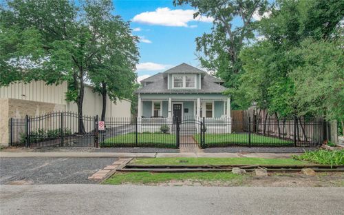 718 W 17th St, Houston, TX, 77008-3526 | Card Image
