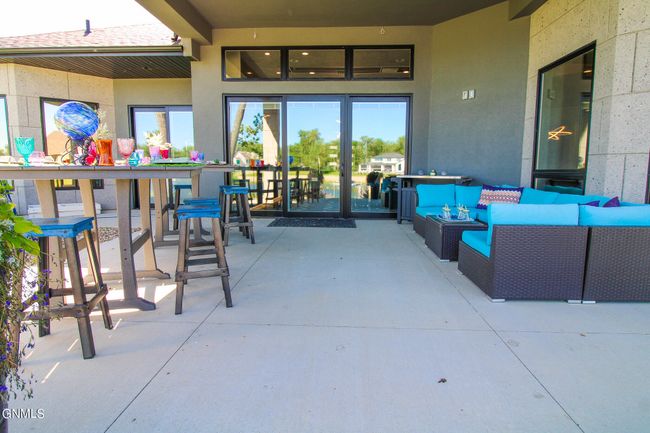 Large Covered Patio off of Living Room | Image 91