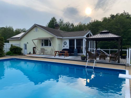 680 Union Rd, Belmont, NH, 03220-3807 | Card Image