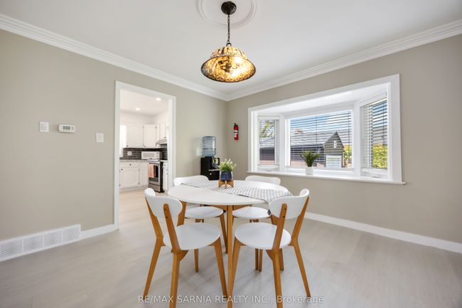 12 Sunset Ave, House other with 5 bedrooms, 2 bathrooms and 8 parking in Warwick ON | Image 10