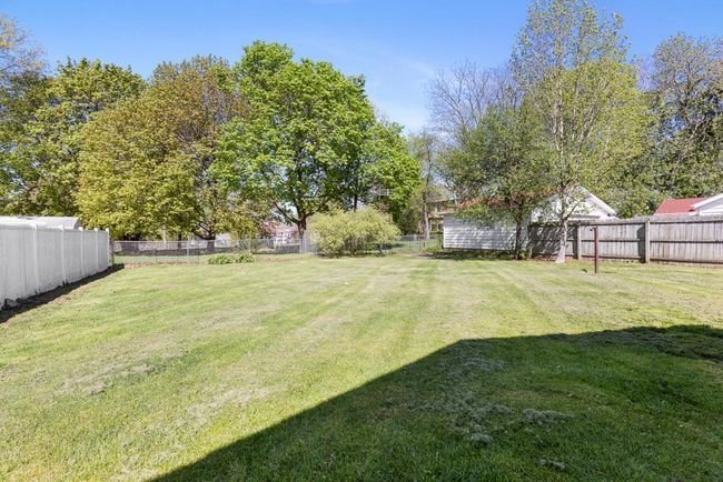 1456 S Carroll Ave, House other with 2 bedrooms, 2 bathrooms and 1 parking in FREEPORT IL | Image 17