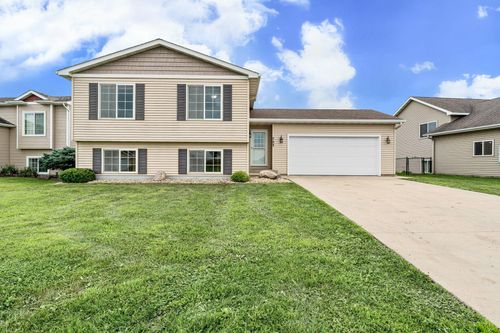 703 25th Ave Nw, Austin, MN, 55912-4828 | Card Image