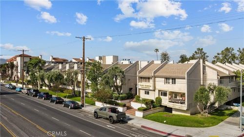 87-7641 Reseda Blvd, Reseda, CA, 91335-2829 | Card Image