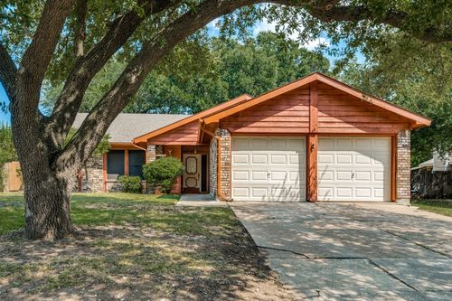 6405 Pilgrim Ln, Arlington, TX, 76002-2746 | Card Image