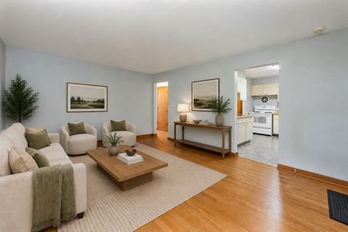 2204 Washington Street, Evanston, IL, 60202 | Card Image