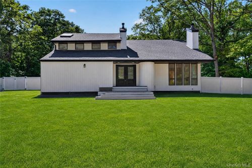 96 Chestnut Street, Brookhaven, NY, 11766 | Card Image