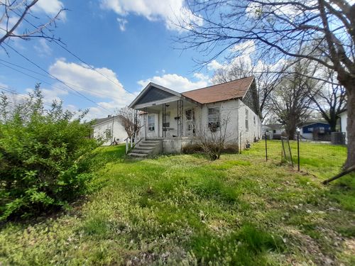 218 E 16th St, Columbia, TN, 38401-4151 | Card Image