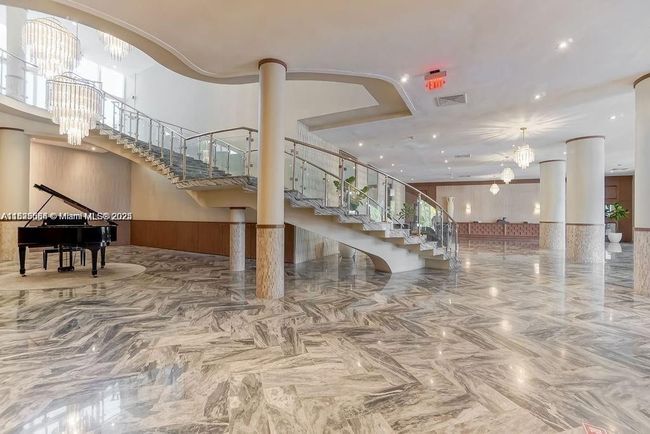 APT-514 - 5401 Collins Ave, Condo with 1 bedrooms, 2 bathrooms and null parking in Miami Beach FL | Image 11