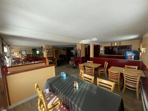 8 Maple St, Henniker, NH, 03242-3236 | Card Image