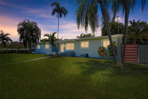 16000 N Miami Ave, Miami, FL, 33169-6532 | Card Image