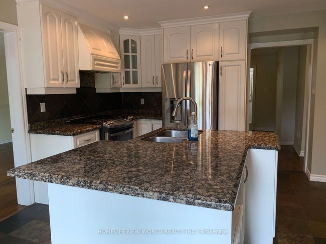 33 Ashfield Dr, House other with 4 bedrooms, 3 bathrooms and 2 parking in Richmond Hill ON | Image 4