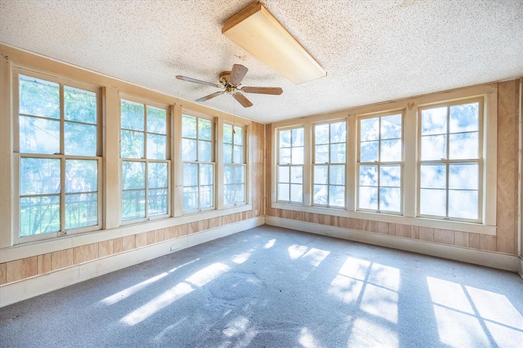 Davis St, Weatherford, TX 76086