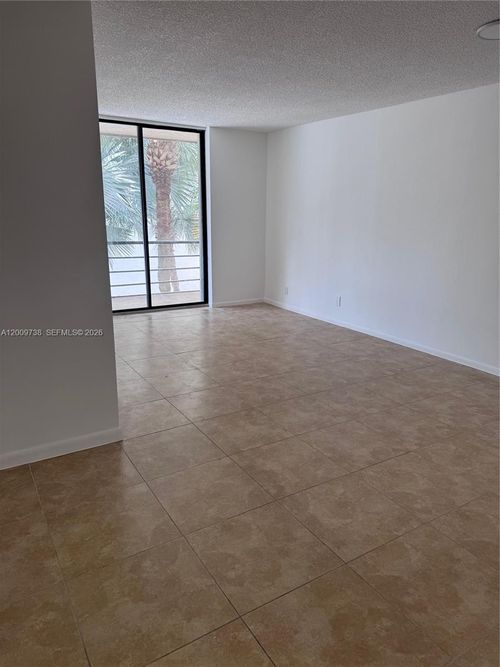 3k-2821 Ne 163rd St, North Miami Beach, FL, 33160-4430 | Card Image