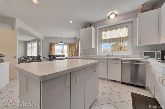 Kitchen | Image 10