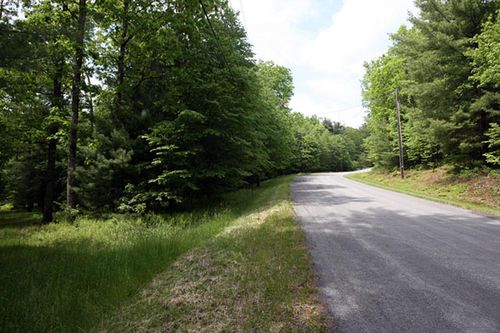 23 Serenity Dr, Callicoon, NY, 12723-5002 | Card Image