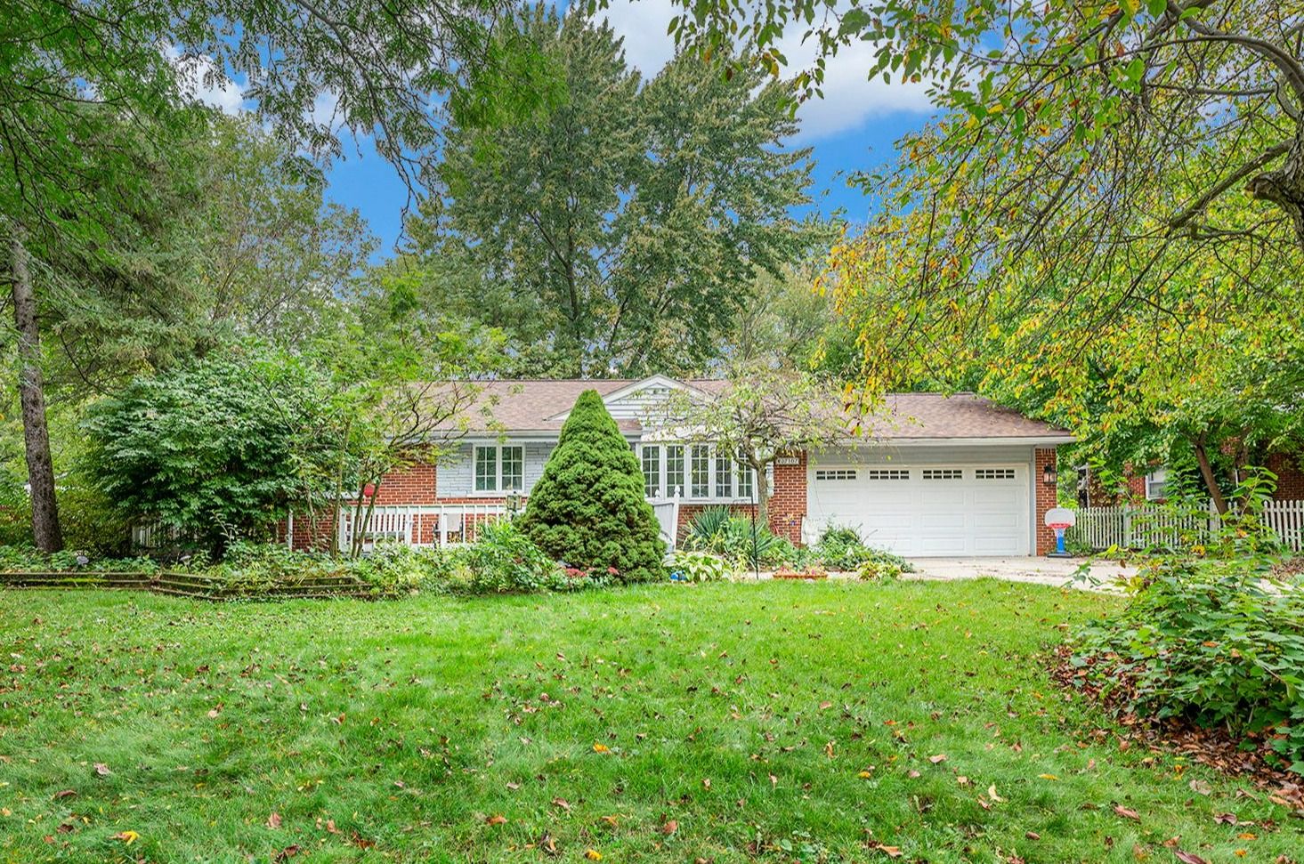 Ilene St, Clinton Township, MI 48036