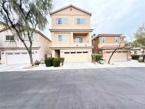 9136 Wonderland St, Las Vegas, NV, 89113-6158 | Card Image