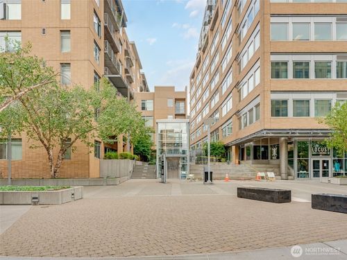 apt-110-701 Columbia St, Vancouver, WA, 98660-3468 | Card Image