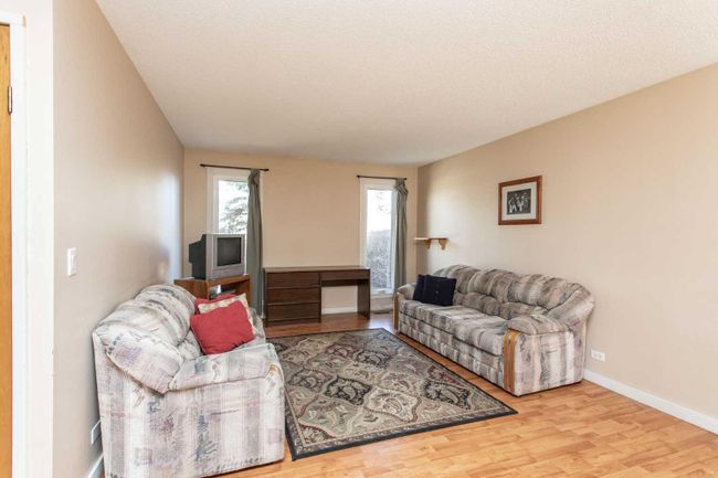 5339 51 Avenue, Home with 3 bedrooms, 2 bathrooms and 6 parking in Lacombe AB | Image 2