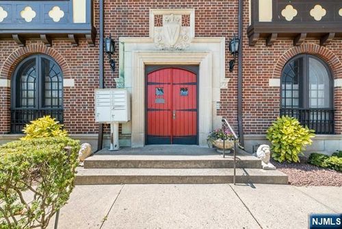 20 Garber Sq, Ridgewood, NJ, 07450-3140 | Card Image