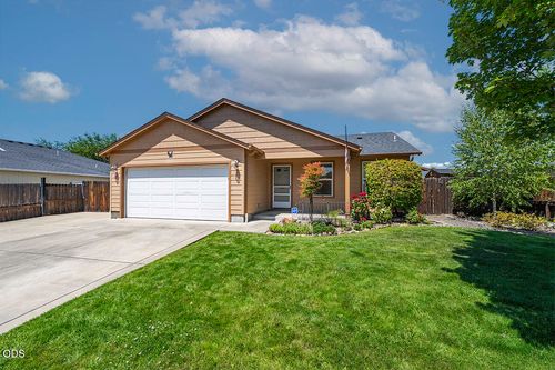 3437 Trent Ave, White City, OR, 97503-1842 | Card Image