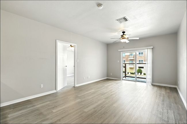 APT-2006 - 1100 W Trinity Mills Rd, Condo with 2 bedrooms, 2 bathrooms and null parking in Carrollton TX | Image 7