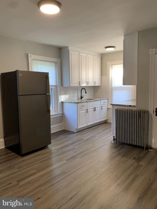 2-512 3rd St, EAST GREENVILLE, PA, 18041-1709 | Card Image