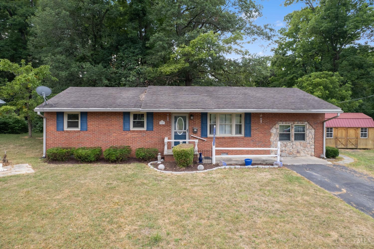 Greystone Dr, Hillsboro, OH 45133