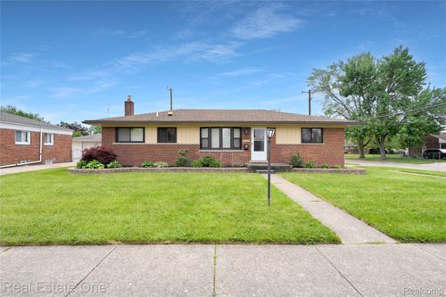 33395 Florence St, Garden City, MI, 48135-1095 | Card Image