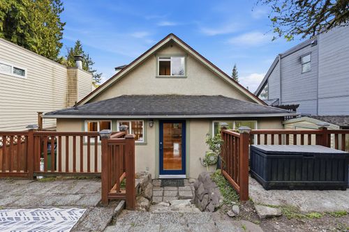 272 Osborne East Road, North Vancouver, BC, V7N1M1 | Card Image