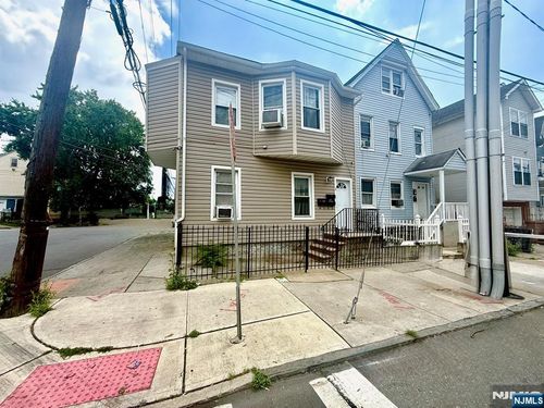 1 Graham Ave, Paterson, NJ, 07524-2435 | Card Image