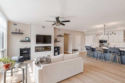 409 - 15 Cougar Ridge Landing Sw, Condo with 3 bedrooms, 2 bathrooms and 2 parking in Calgary AB | Image 2