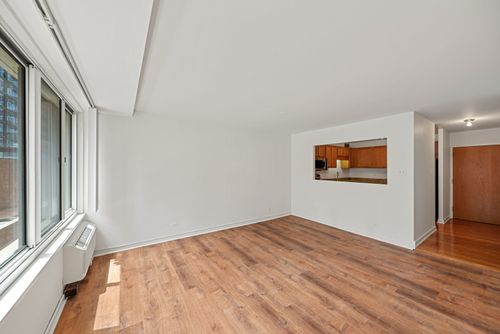 719-211 E Ohio St, Chicago, IL, 60611-3222 | Card Image