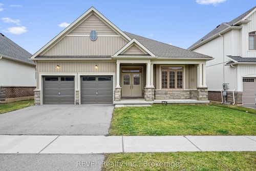 1214 Green Acres Dr, Fort Erie, ON, L2A0E1 | Card Image