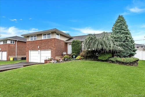 113 Northern Pkwy W, Plainview, NY, 11803-1932 | Card Image