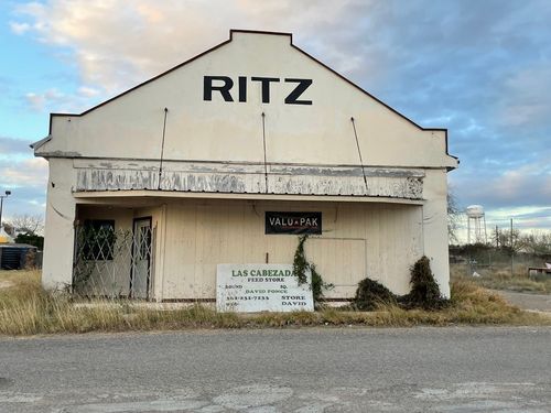 301 N Oak St, Hebbronville, TX, 78361 | Card Image